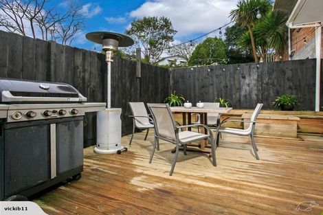 Photo of property in 1/108 Canongate Street, Birkdale, Auckland, 0626