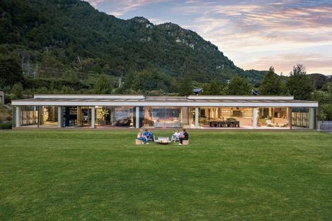 Photo of property in 4 Fishermans Lane, Mount Creighton, Queenstown, 9371