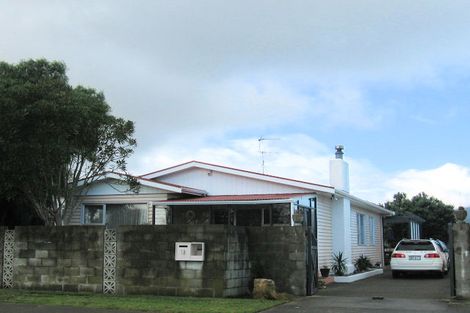 Photo of property in 18 Gray Avenue, Paraparaumu Beach, Paraparaumu, 5032