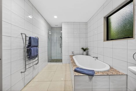 Photo of property in 73m Park Rise, Campbells Bay, Auckland, 0630