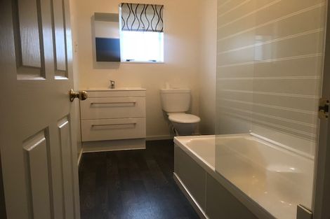 Photo of property in 155 Summerhill Drive, Fitzherbert, Palmerston North, 4410