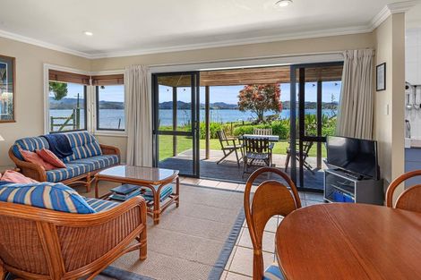 Photo of property in 950 Whangaruru Road North, Whangaruru, Russell, 0184