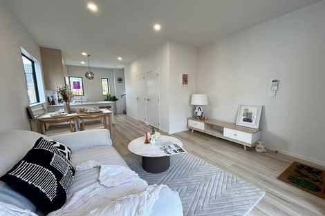 Photo of property in 9 Paetai Lane, Te Atatu Peninsula, 0610