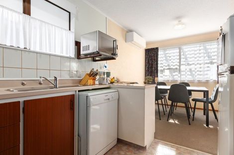 Photo of property in 124 Pikarere Street, Titahi Bay, Porirua, 5022