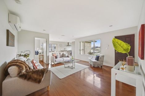 Photo of property in 7 John Broad Place, Flat Bush, Auckland, 2019