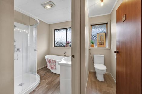 Photo of property in 19 Wesley Avenue, Frankleigh Park, New Plymouth, 4310