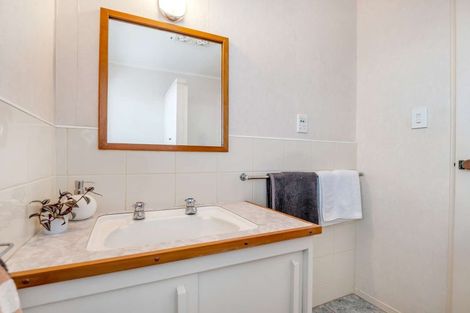 Photo of property in 1/186 Marine Parade, Mount Maunganui, 3116