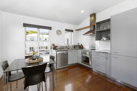 Photo of property in 25u8 Mana Street, Vogeltown, Wellington, 6021