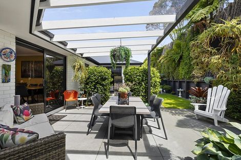 Photo of property in 3 Aderman Place, Hurworth, New Plymouth, 4310