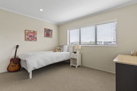 Photo of property in 28 Ina Ville Drive, Pukekohe, 2120