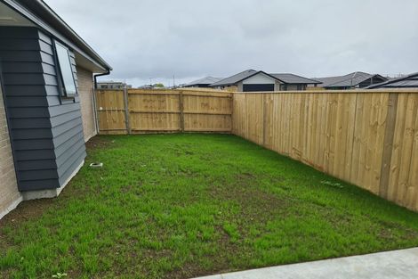 Photo of property in 17 Pipi Crescent, Tuakau, 2121