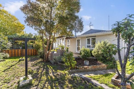 Photo of property in 2/223 Queenspark Drive, Parklands, Christchurch, 8083