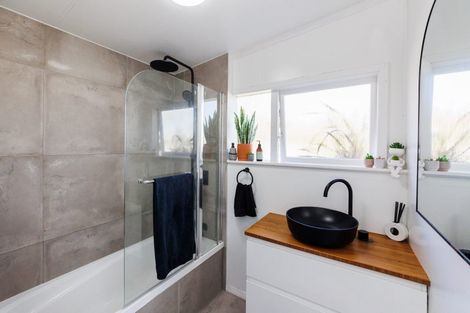 Photo of property in 19 Keeling Street, West End, Palmerston North, 4412