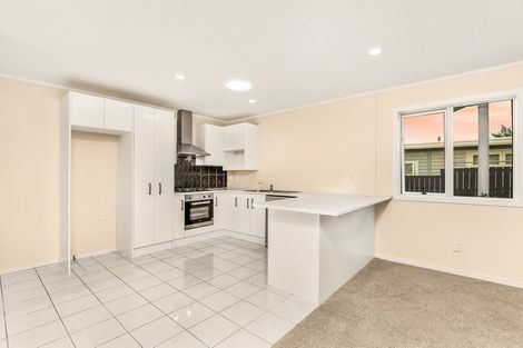 Photo of property in 13a Golf Road, New Lynn, Auckland, 0600