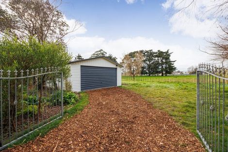 Photo of property in 765 Makerua Road, Tokomaru, Palmerston North, 4474