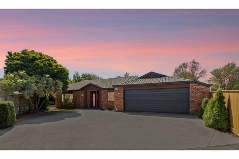 Photo of property in 37 Broadhaven Avenue, Parklands, Christchurch, 8083