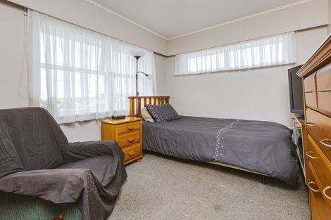 Photo of property in 2/93 Kenderdine Road, Papatoetoe, Auckland, 2025