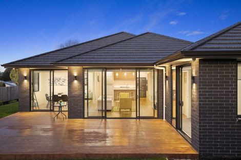 Photo of property in 18 Laurelwood Avenue, Pukekohe, 2120