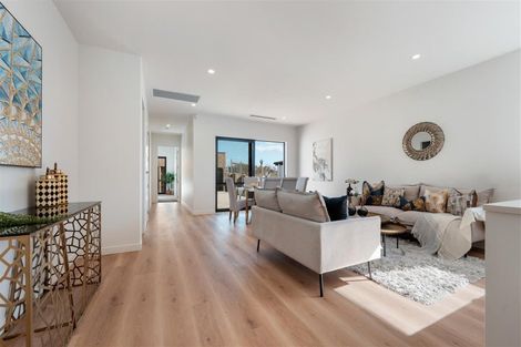 Photo of property in 46 Whakairo Crescent, Gulf Harbour, Whangaparaoa, 0930