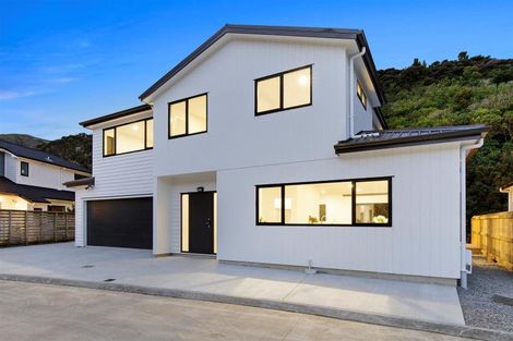 Photo of property in 5 Pihipihi Way, Crofton Downs, Wellington, 6035