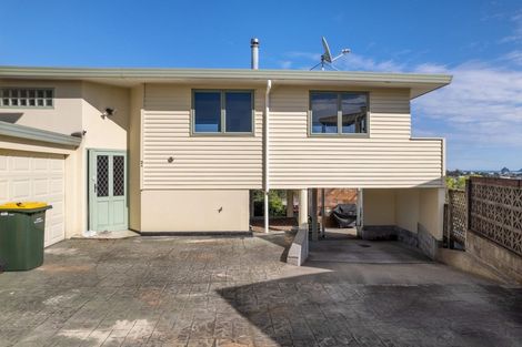 Photo of property in 3a Hillcrest Street, Glen Avon, New Plymouth, 4312