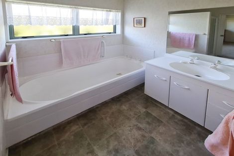 Photo of property in 18a Emmett Street, Greerton, Tauranga, 3112