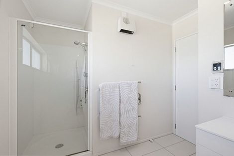 Photo of property in 194 Mark Avenue, Grenada Village, Wellington, 6037