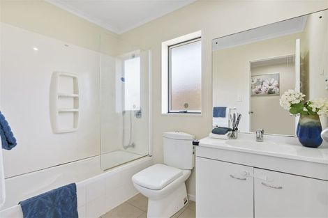 Photo of property in 52 Foxlaw Street, Randwick Park, Auckland, 2105