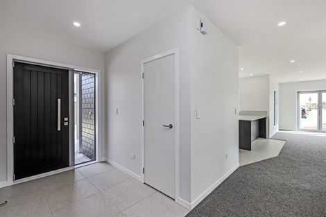Photo of property in 6 George Yee Place, Taradale, 4112