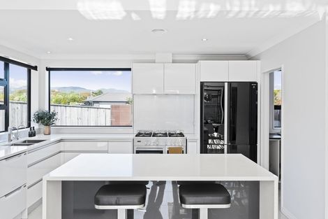 Photo of property in 11 Petrel Close, Paraparaumu Beach, Paraparaumu, 5032