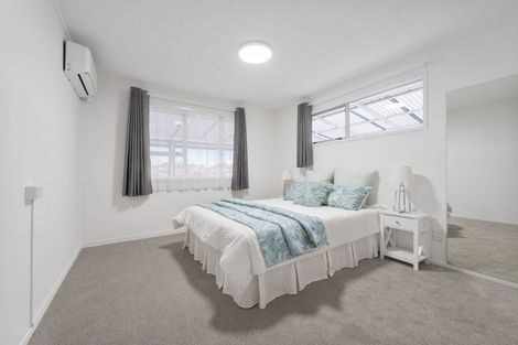 Photo of property in 92 Gallony Avenue, Massey, Auckland, 0614