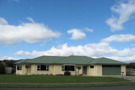 Photo of property in 35 Easton Way, Levin, 5510