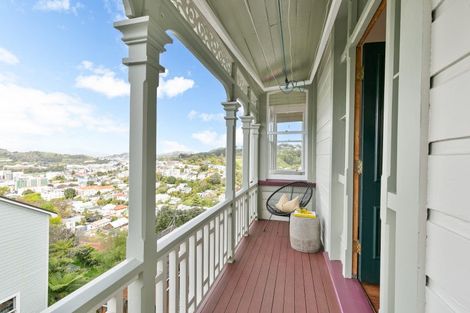 Photo of property in 49 Devon Street, Aro Valley, Wellington, 6021