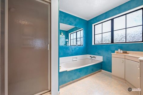 Photo of property in 34 Mcenroe Grove, Naenae, Lower Hutt, 5011