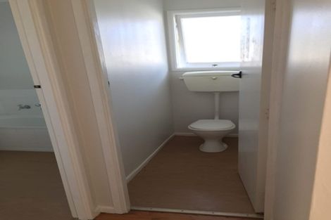 Photo of property in 44 Gossamer Drive, Pakuranga Heights, Auckland, 2010