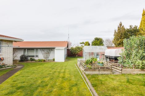 Photo of property in 15 Grange Place, Milson, Palmerston North, 4414