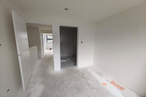 Photo of property in 13/13 Grove Lane, Pakuranga, Auckland, 2010