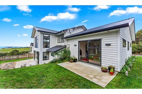 Photo of property in 5 Libertia Lane, Orewa, 0931