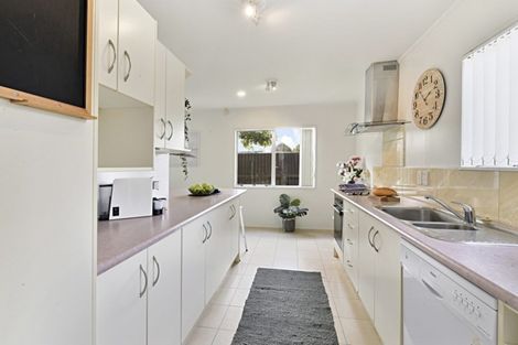 Photo of property in 2/50 Gloucester Road, Manurewa, Auckland, 2102