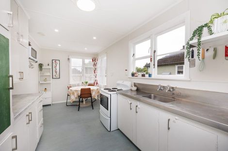 Photo of property in 14 Humber Street, Roslyn, Palmerston North, 4414
