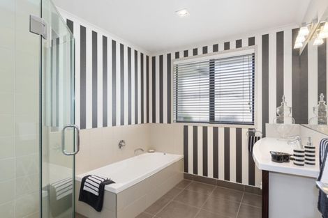Photo of property in 28 Woodleigh Place, Ohauiti, Tauranga, 3112