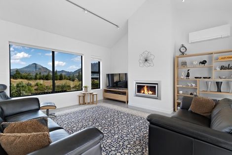 Photo of property in 28 Mckellar Drive, Jacks Point, Queenstown, 9371