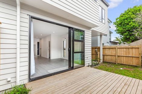 Photo of property in 43b Fitzherbert Avenue, West Harbour, Auckland, 0618