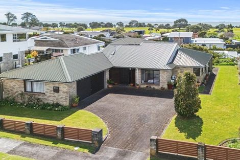 Photo of property in 9 Chatswood Grove, Fitzroy, New Plymouth, 4312