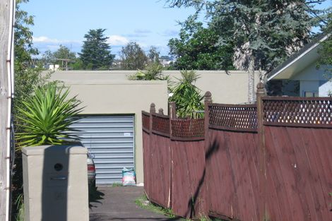 Photo of property in 14a Hinekohu Street, New Lynn, Auckland, 0600