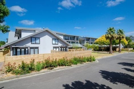 Photo of property in 9b/30 Westward Ho, Glen Eden, Auckland, 0602