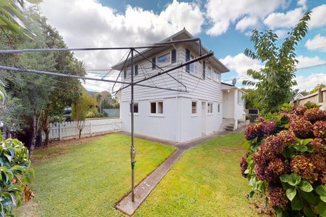 Photo of property in 1 Byrd Street, Levin, 5510
