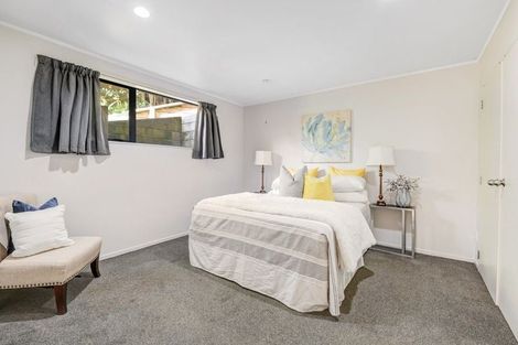 Photo of property in 11 Felicity Place, Unsworth Heights, Auckland, 0632