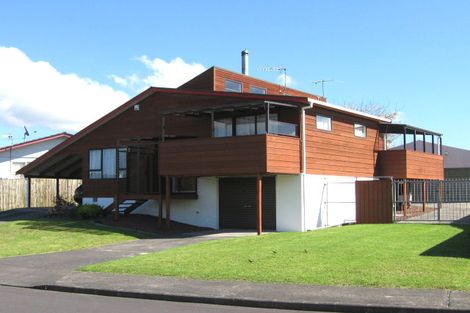 Photo of property in 8 Glenhaven Place, Te Atatu Peninsula, Auckland, 0610