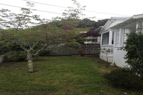 Photo of property in 5 Westland Road, Mount Cook, Wellington, 6021